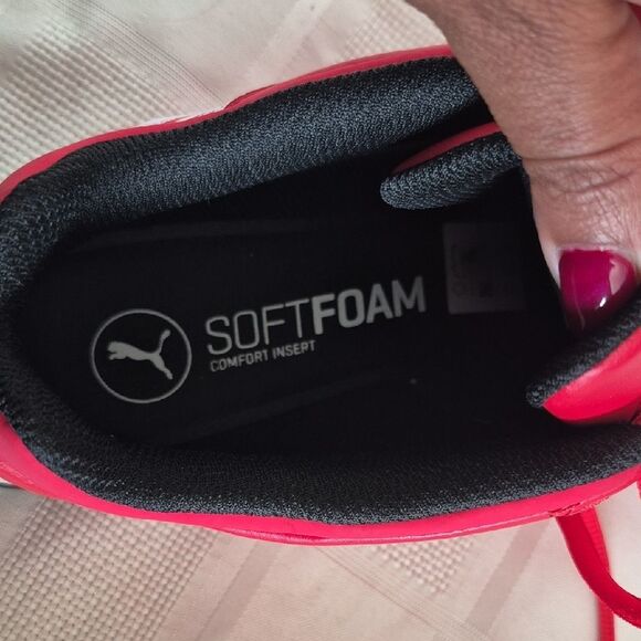 HOST PICK🥳 Puma Red Sneakers with White Detailing - Picture 3 of 16